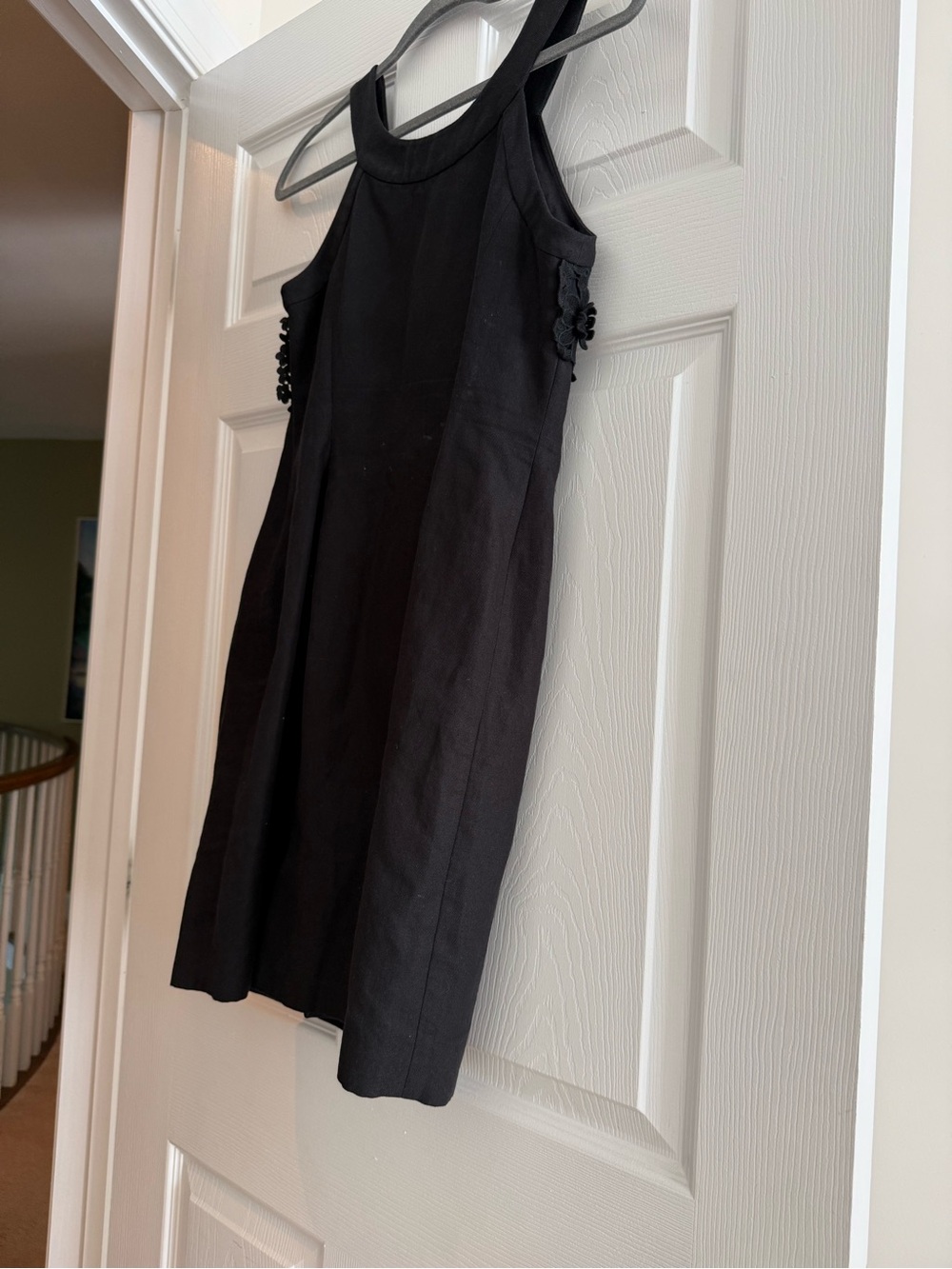 Sleeveless Black Mini Dress with Floral Lace Bodice - Picture 5 of 6